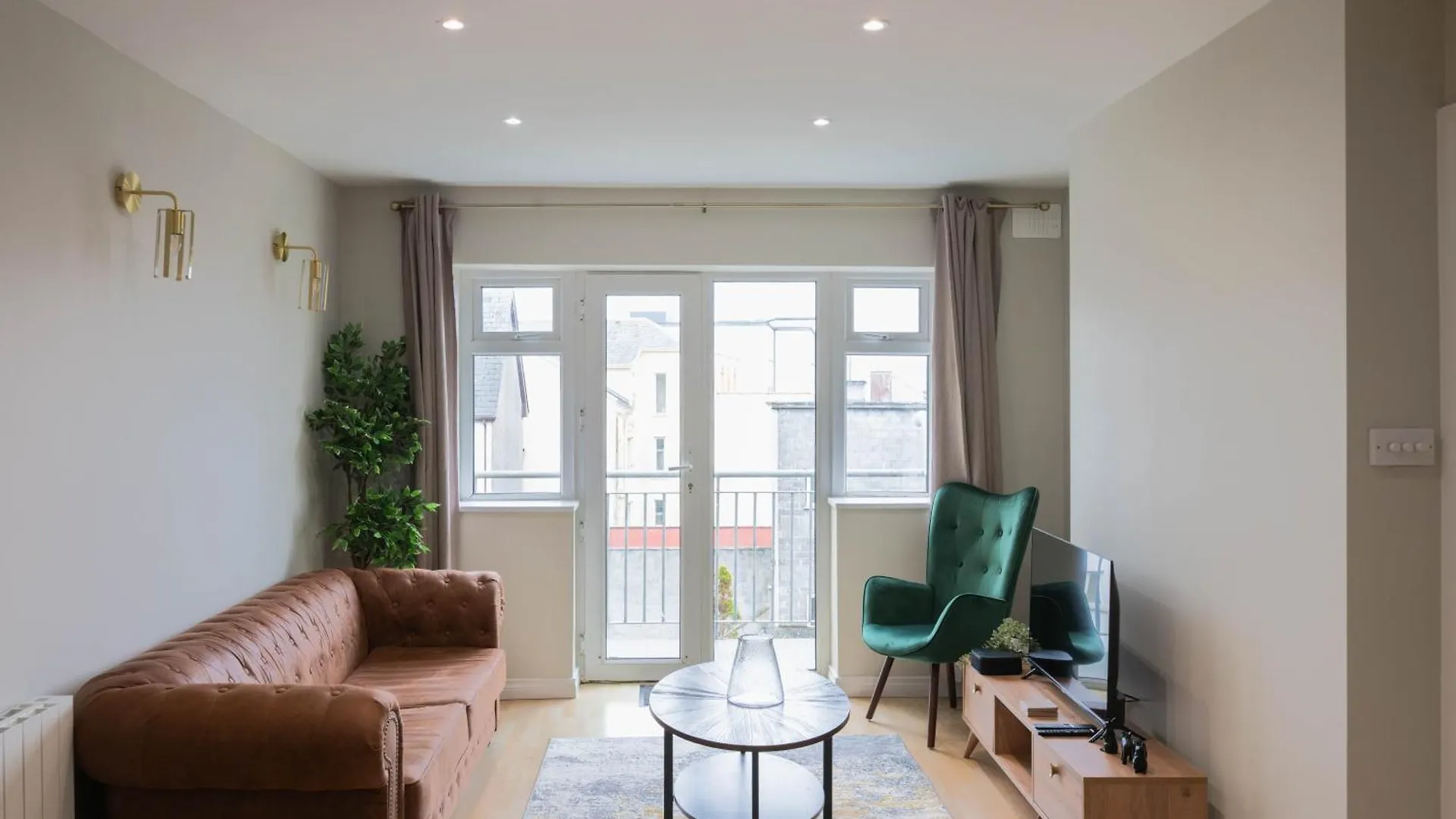 Stay By The Sea Salthill - Entire Apartment Galway