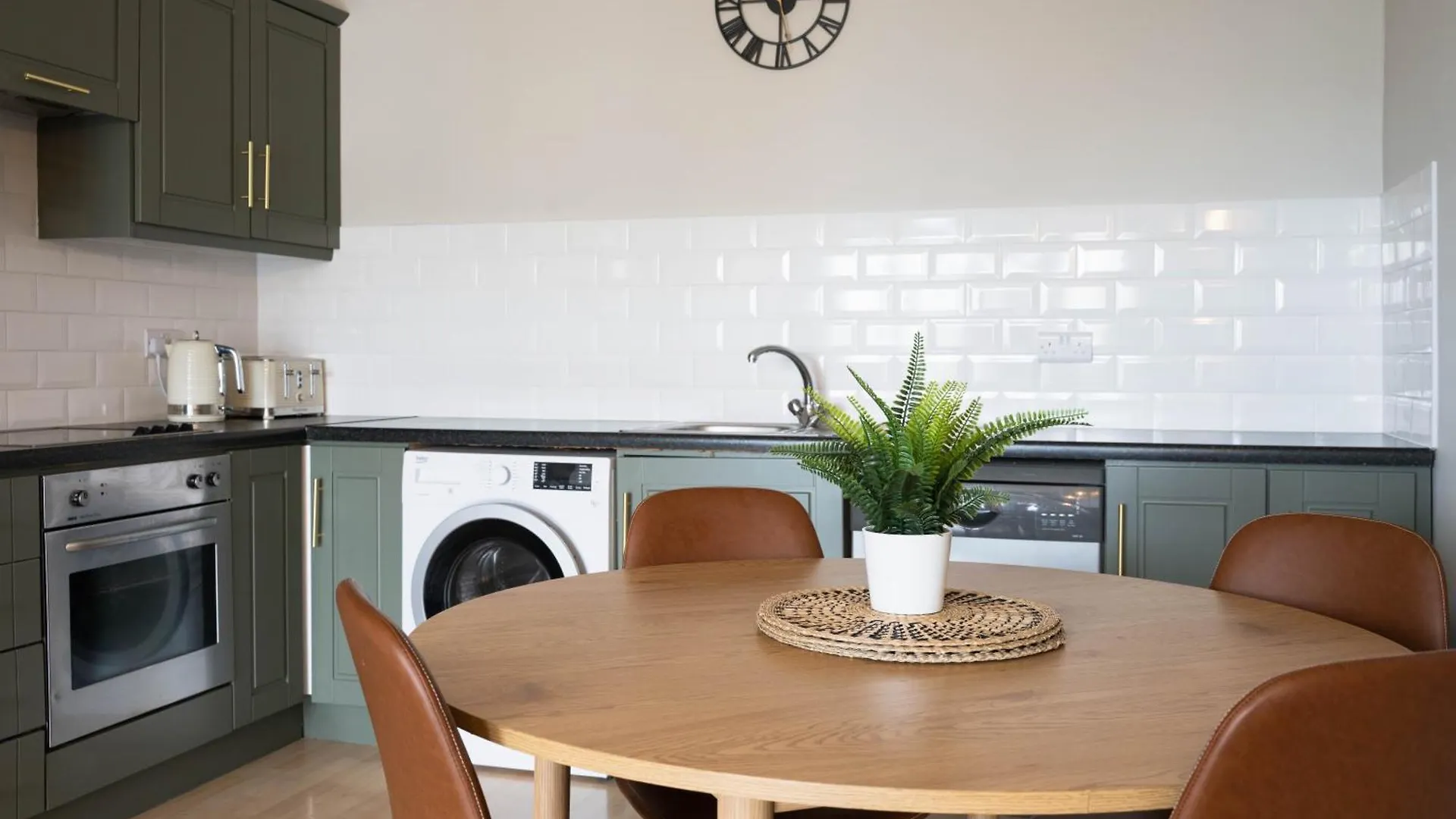 Stay By The Sea Salthill - Entire Apartment Galway
